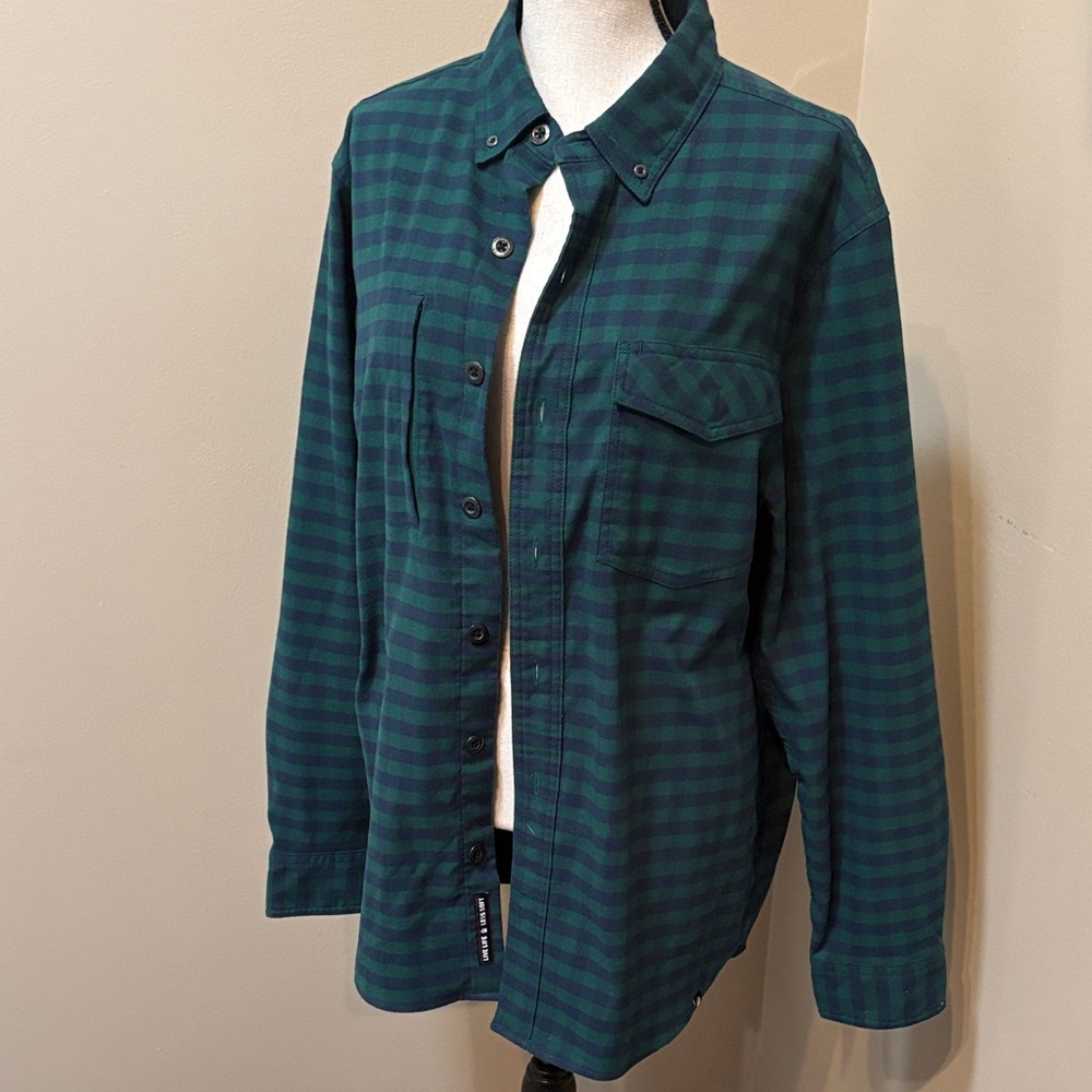 Alaskan Hardgear "Untucked" standard fit shirt by Duluth Trading Co